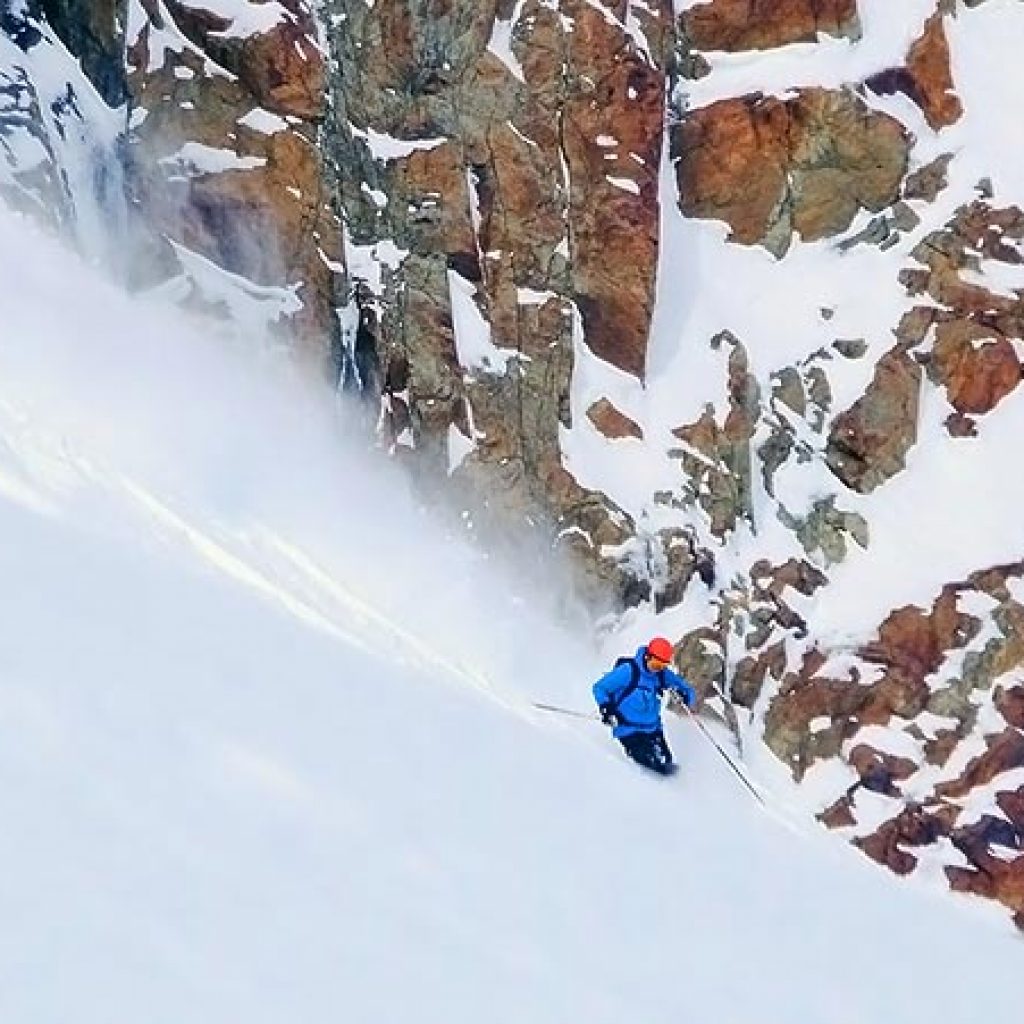Off-piste skiing in Courmayeur Mont Blanc